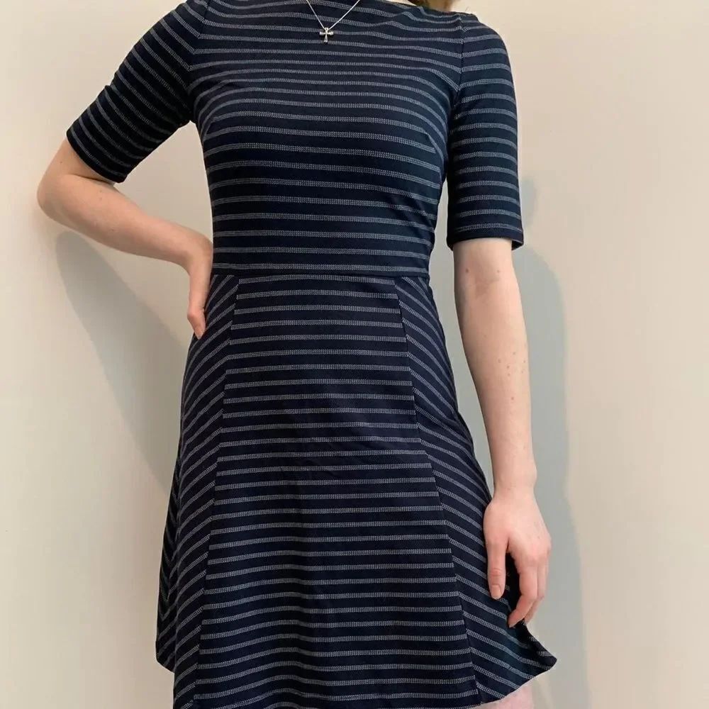 Banana Republic career office preppy modest old money striped navy blue Dress 2